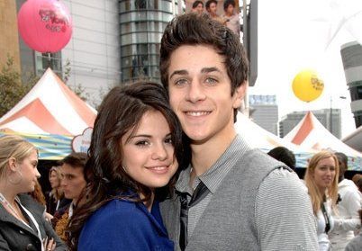 Penasaran? Selain Justin Bieber, Ini 6 Artis yang Pernah Menjadi Pacar Selena Gomez!
