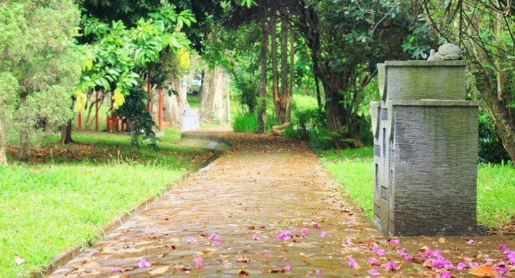 Kisah Patung Pastor Verbraak di Taman Maluku Bandung  