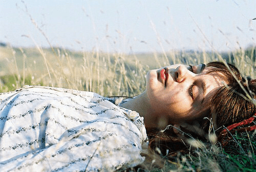 Lagi Suntuk pas Bokek? Cobain 6 Me Time yang Nggak Bikin Dompetmu Nangis!