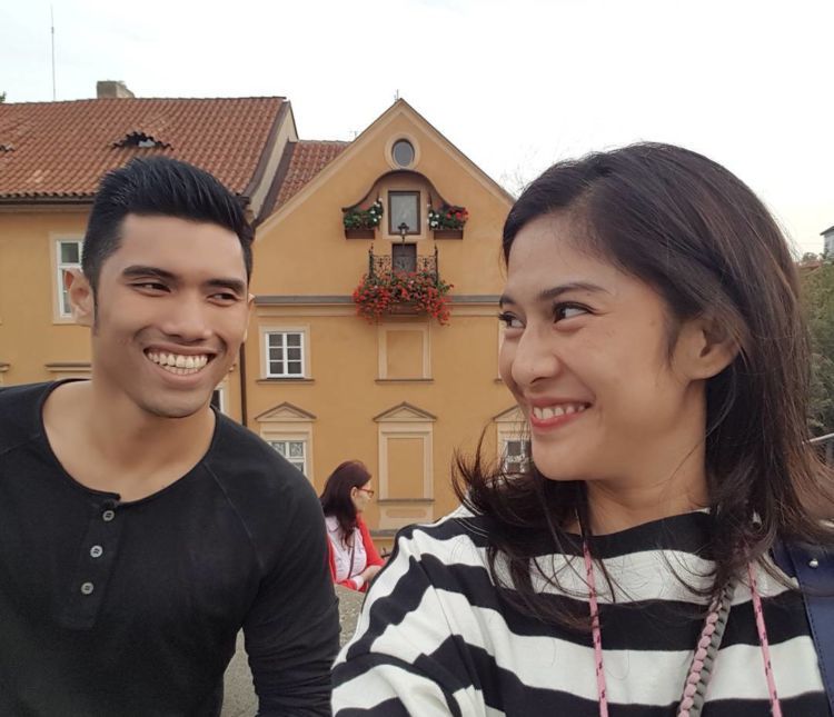 Kalau cantiknya begini, apa nggak pusing lu?