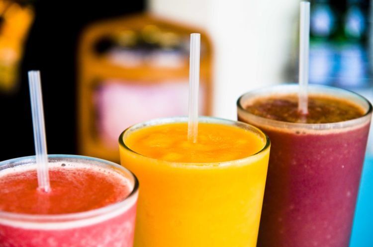 Bukannya Kenyang, 7 Makanan Ini Justru Bikin Kamu Tambah Lapar. Pantesan Nggak Kurus-Kurus! 18 jus dengan tambahan gula