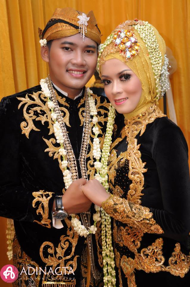 Contoh Baju Pengantin Adat Jawa