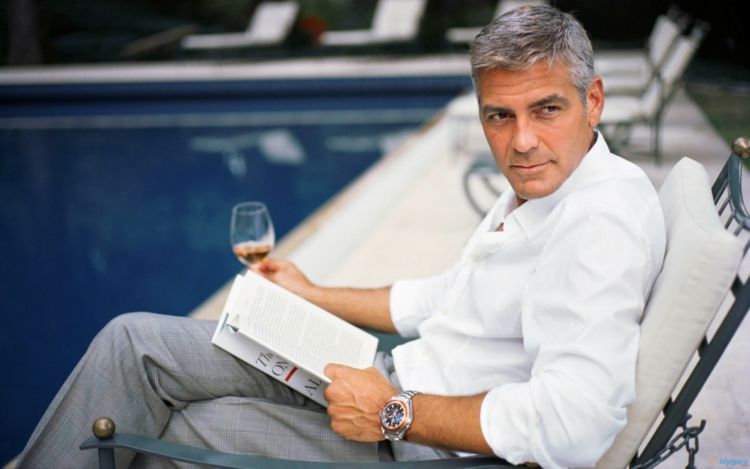 Kriteria Cowok Seksi Ternyata Berbeda Tiap Tahun, Cek Aja 11 Pria Terseksi Versi Majalah People Ini 12 george_clooney_drinking_whisky-1680x1050