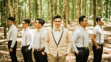 13 Inspirasi Mendandani Groomsman-mu di Resepsi. Agar Kegantengan Mereka Tak Ditanyakan Lagi