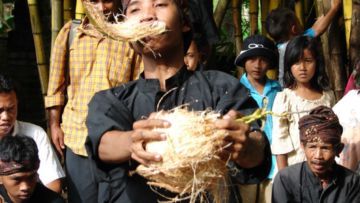 Dibacok Nggak Mempan, Ditusuk Nggak Tembus. Kesenian Banten Sejak Ratusan Tahun, Debus!