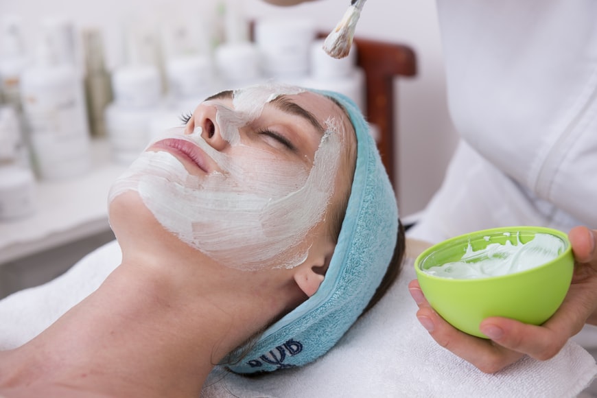 Facial Nggak Akan Menyembuhkan Wajah Berjerawat Tanpa 6 Aturan ini