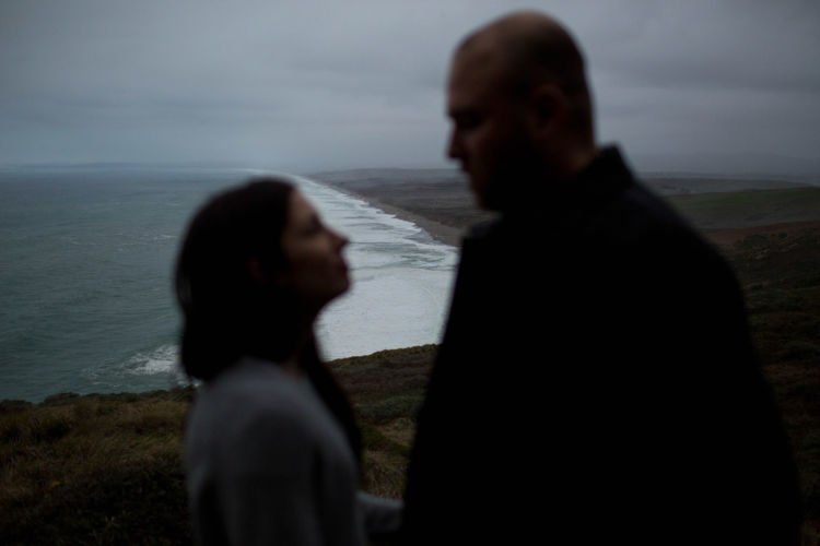 Dia Romantis Atau Tidak, Kamu Tetap Harus Bersyukur Kalau 6 Hal Ini Kamu Dapatkan 15 Meminta maaf bukan gengsi buatnya