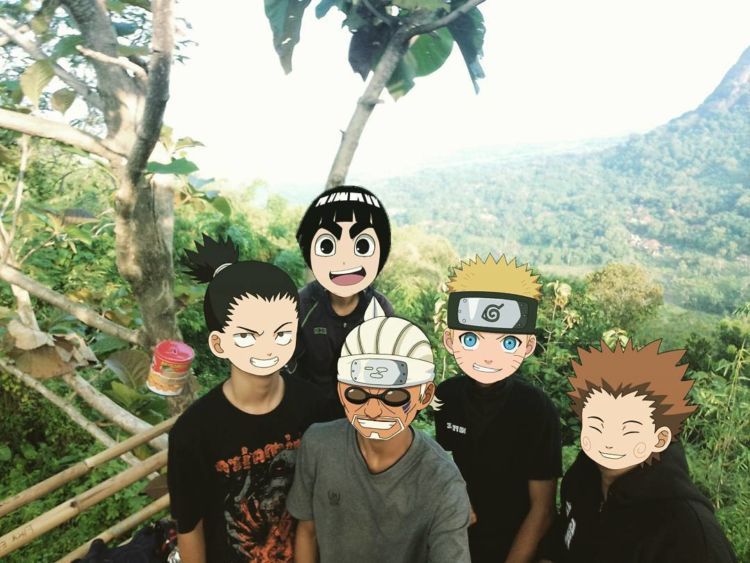 Naruto lagi main ke gunung