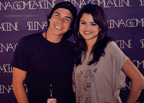 Penasaran? Selain Justin Bieber, Ini 6 Artis yang Pernah Menjadi Pacar Selena Gomez!