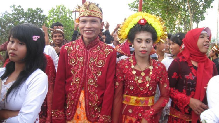 Sakral dan Serunya Ritual Merarik dari Suku Sasak; Kawin Lari Justru Diwajibkan!