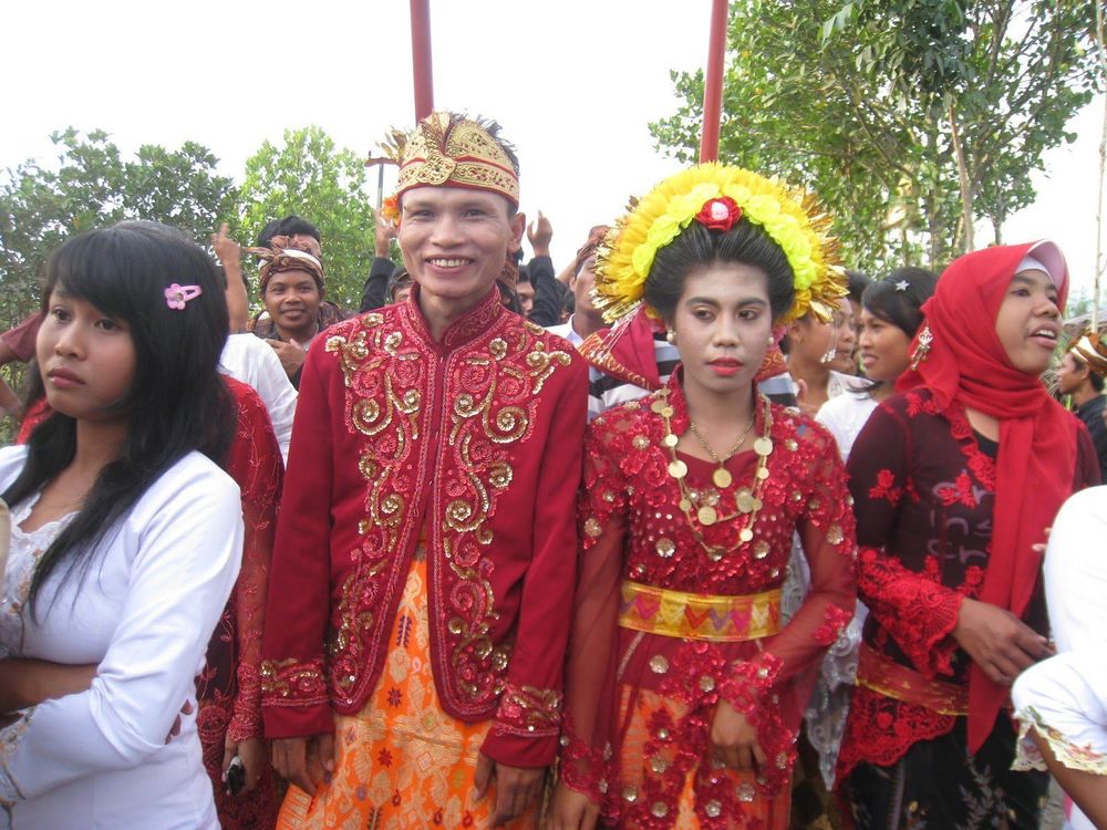 Sakral dan Serunya Ritual Merarik dari Suku Sasak; Kawin Lari Justru Diwajibkan!