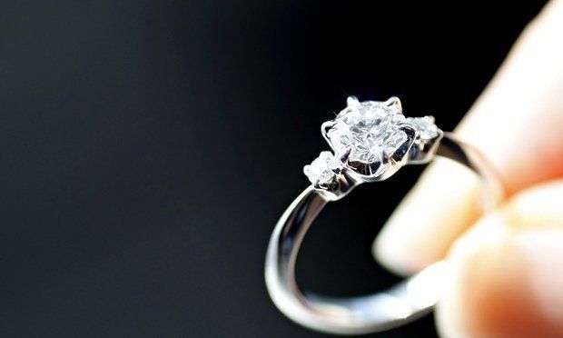Biar Nggak Asal Ini Nih Referensi Cincin Tunangan yang Biar Nggak Asal Ini Nih Referensi Cincin Tunangan yang