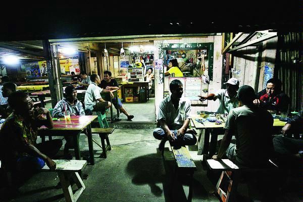 Merangkai Pelangi Kemanusiaan Lewat Seruput Kopi