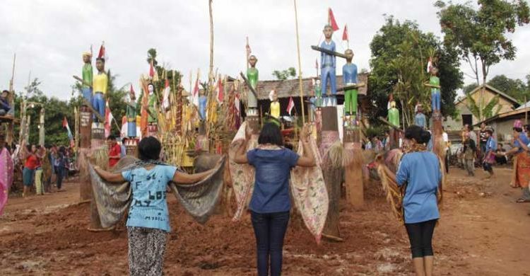 Kamu Pengen Masuk Surga? Suku Dayak Punya Upacara Mengantarkan Arwah ke Surga, Tertarik?