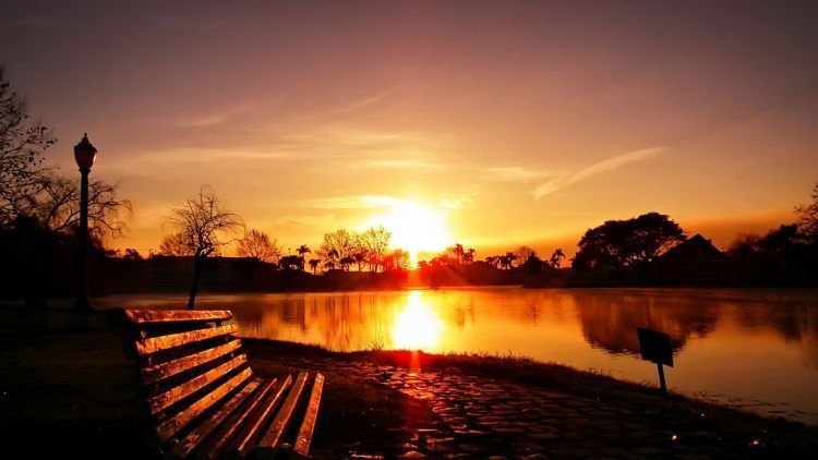 Kepada Senja, Aku Belajar Tentang Sebuah Kata “Rela”