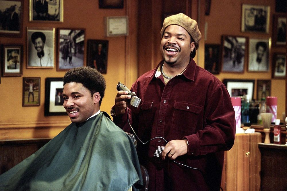 Barbershop Emang Bikin Kamu Makin Ganteng. Sekarang, Nggak hanya Cewek yang Bisa ke Salon