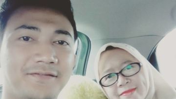 12 Cowok Cute Berfoto Mesra Sama Ibunya di Hari Ibu. Sweet Banget, Bunda Nggak Sekalian Cari Mantu?