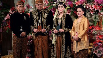 Alasan Kenapa Baju Pengantin Jawa Berwarna Hitam. Padahal ‘kan Warna Berkabung Ya?