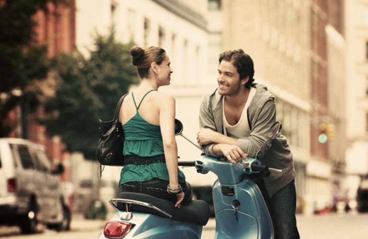 Pengen punya pacar cuma biar ada yang antar ke mana-mana?