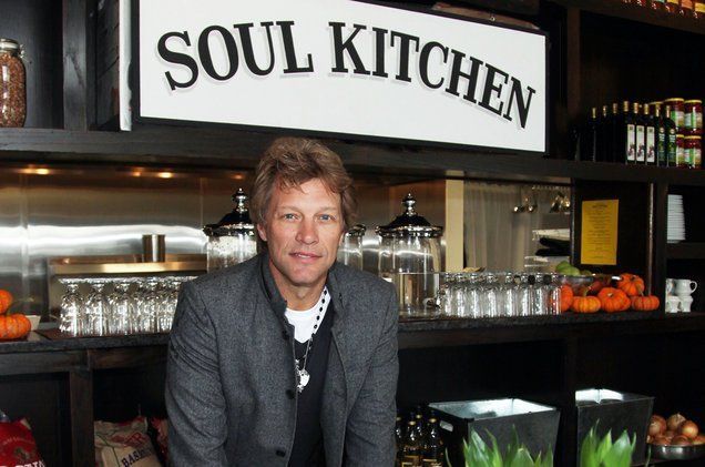 Nama restorannya Soul Kitchen.