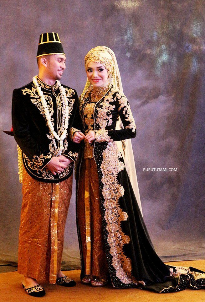 Alasan Kenapa Baju Pengantin Jawa Berwarna Hitam. Padahal 