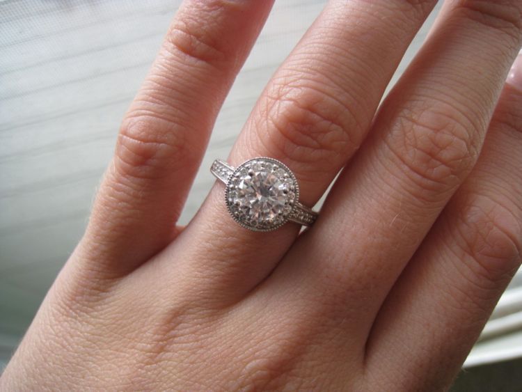 Biar Nggak Asal Ini Nih Referensi Cincin Tunangan yang Biar Nggak Asal Ini Nih Referensi Cincin Tunangan yang