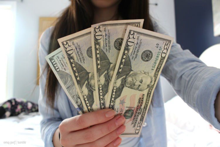 Gaji kecil, ternyata tabungan dollar 