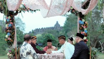 16 Inspirasi Pernikahan Berlatar Candi Borobudur dan Sawah, Ciptakan Momen Istimewa Tak Terlupakan