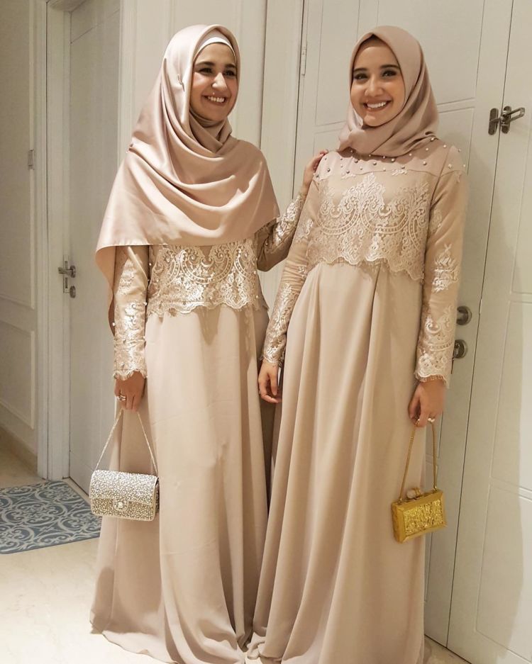 8 Inspirasi Busana Pastel dari Lamaran Laudya  Cynthia  