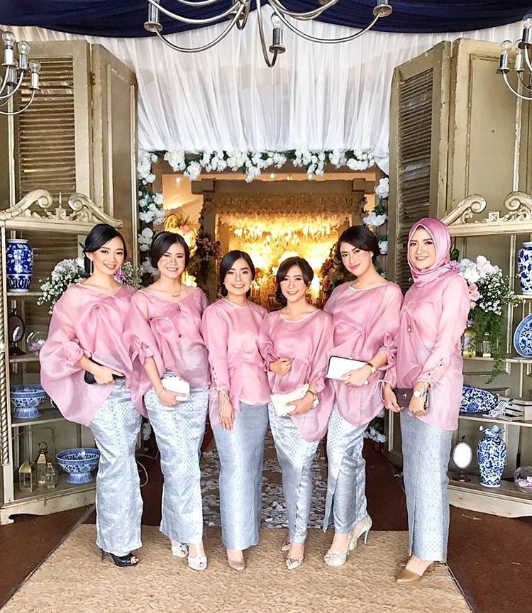 8 Inspirasi Busana Pastel dari Lamaran Laudya Cynthia 