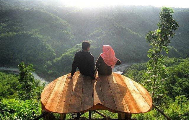 Romantis itu kalo cuma