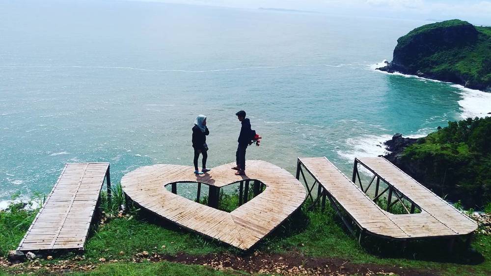 7 Destinasi Romantis yang Wajib Didatangi Bareng Pasangan Saat Akhir Pekan. Bikin Awet Cinta Kalian!