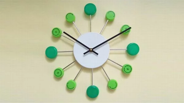 Pengen Suasana Kamar Kost atau Rumahmu Jadi Beda? Memasang Jam-Jam Dinding Unik Ini Adalah Solusinya!