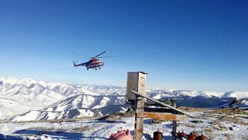 Begini Nih Bentuk Toilet Paling Ekstrem di Dunia. Letaknya di Ketinggian 2.600 Meter, Pegunungan Siberia!