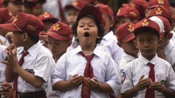 5 Hal yang Biasanya Bikin Cowok Berantem Waktu Masa Kecil. Konyol Tapi Bikin Hidup Lebih Seru!