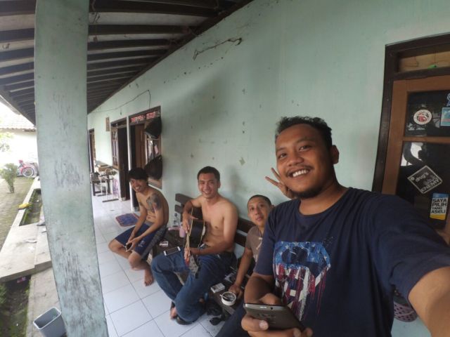 Kumpul bareng teman-teman