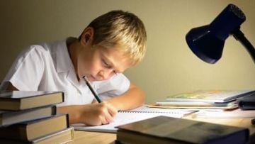 Karena Menuntut Ilmu Itu Tidak Selalu Datang dari Guru, Tanamkan 5 Hal Ini pada Anak Agar Bisa Mendapatkan Ilmu dari Mana Saja