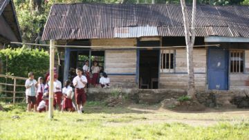 Sekelumit Kehidupan di Entikong, 11 Gambar Ini Adalah Realita Hidup di Perbatasan Terluar Indonesia