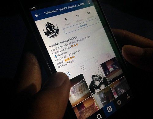 karena apapun bisa dijual bebas di sosial media