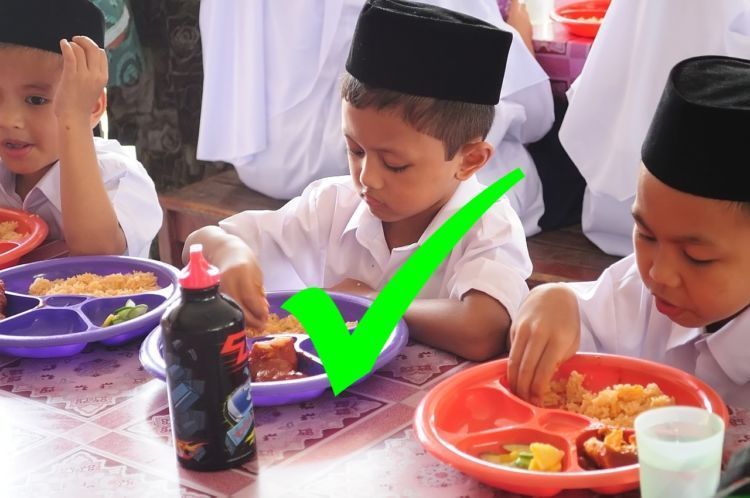 makan-dengan-tangan