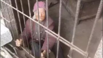 Katanya Enggan Merepotkan Anak, Nenek Berusia 92 Tahun di Cina Ini Mengurung Diri di Kandang Babi