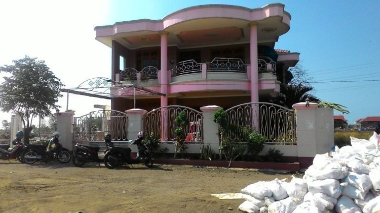 Rumah salah satu pemilik warteg di Jakarta