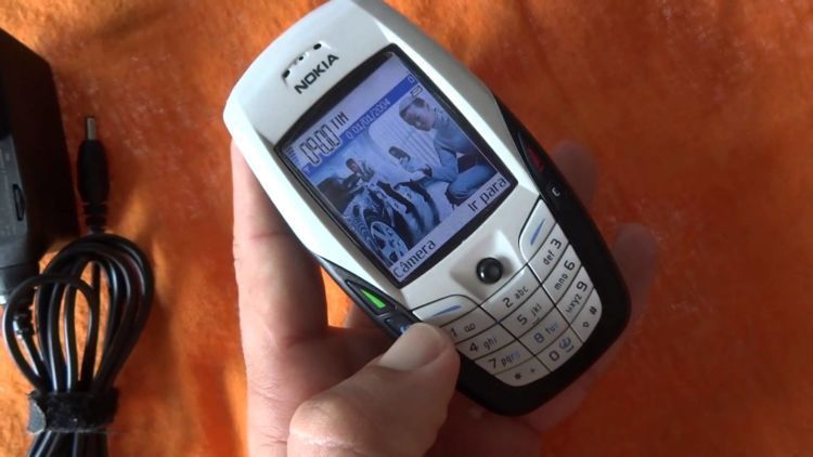 Ini nih hape yang kamu pake buat PDKT sama gebetan dulu