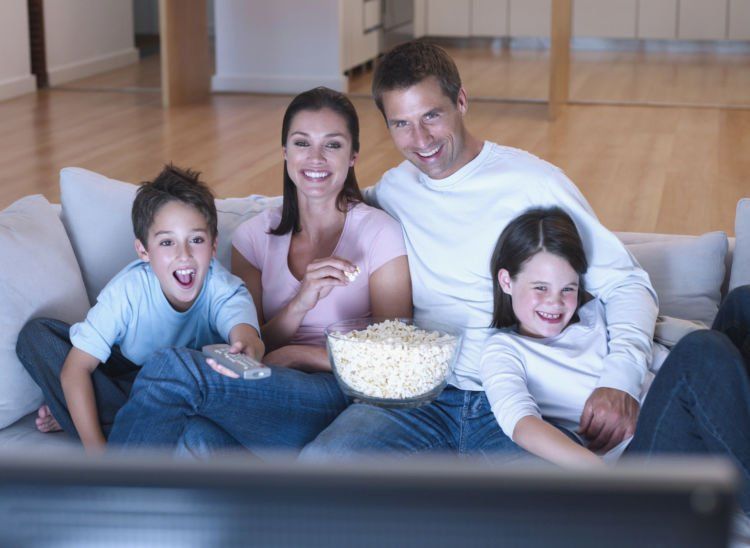bisa nonton TV ramai-ramai 