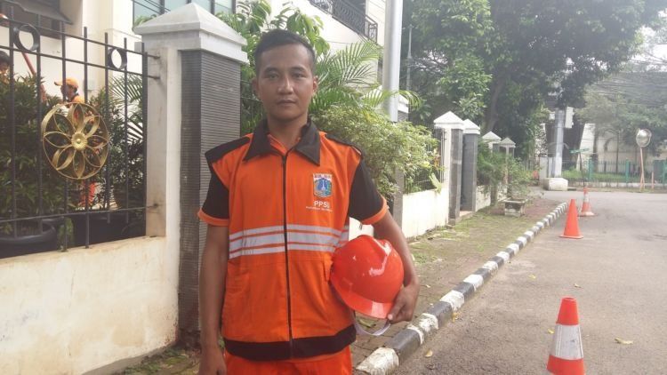 Menyelami gorong-gorong demi aliran air lancar