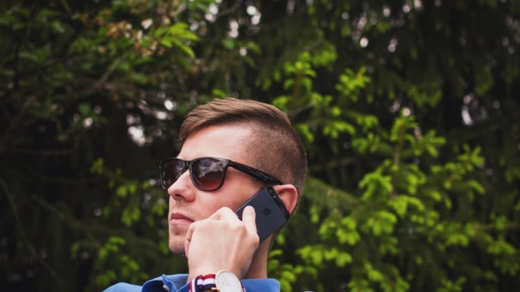 5 Fakta Ini Akan Menjawab, Sebenarnya Kamu Itu ‘Budak’ Smartphone Atau Nggak Sih?