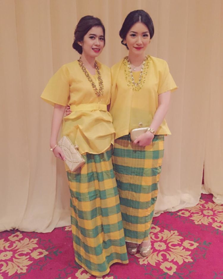 8 Inspirasi Baju Bukan Kebaya Untuk Lamaran. Simpel Plus 