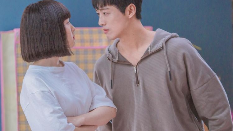 Sederet Alasan Kenapa Sekali-kali Kamu Harus Nonton Drama Korea. Hey, Bukan Soal Menye-menyenya!