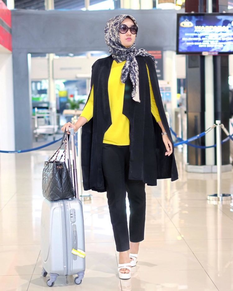 10 Airport Look yang Instagram-able Plus Mampu Menyamarkan Kelelahanmu dari Jalan-jalan