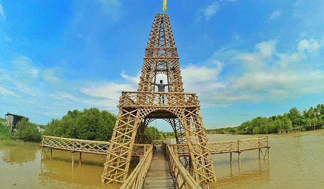 Wah Menara Eiffel Ternyata Ada di Jogja Nggak Usah Main 